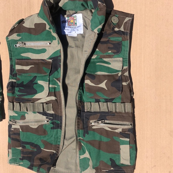 Army Camouflage Vests (Small and Medium) - Picture 3 of 4